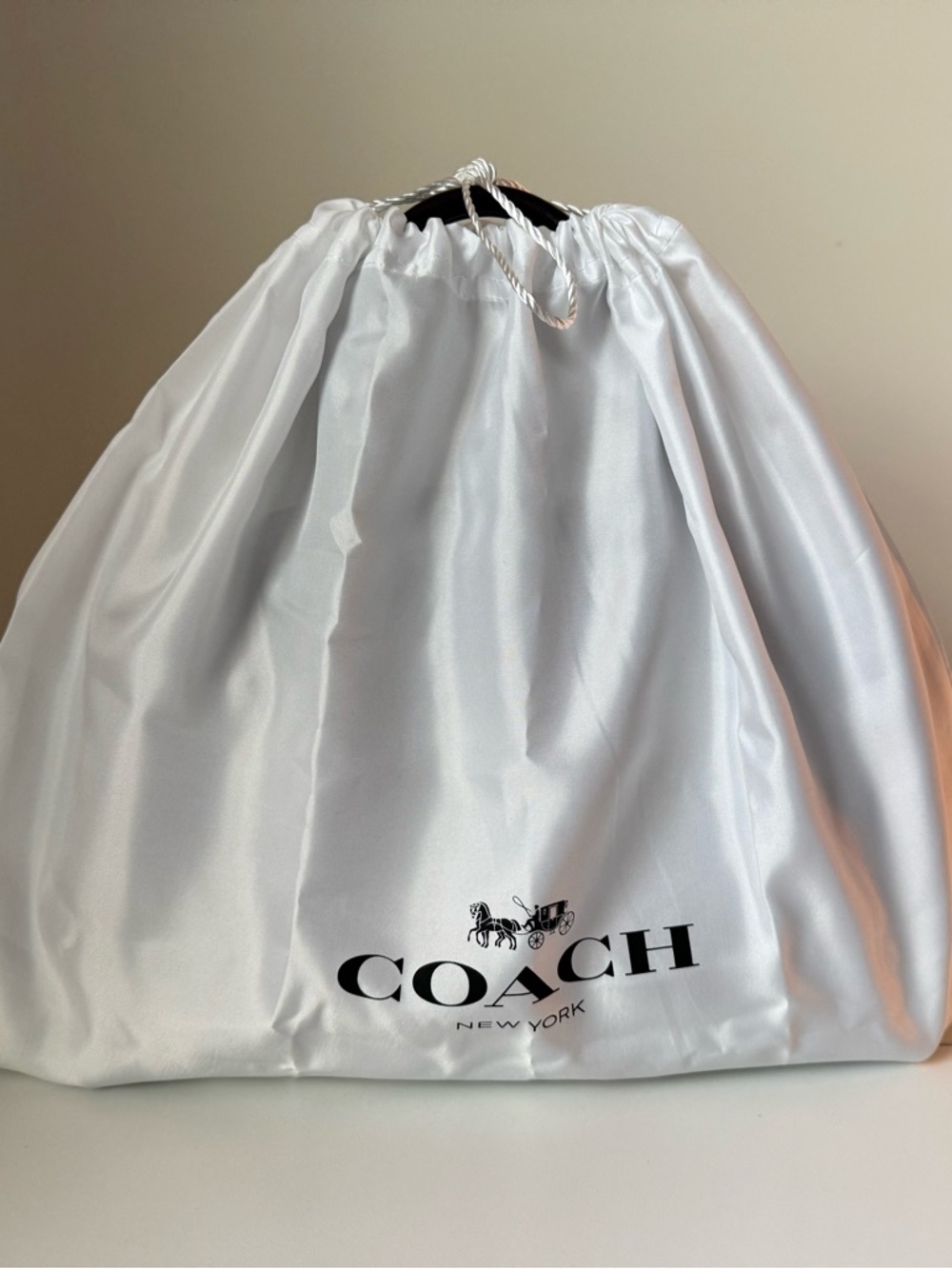 Coach Empire 28 Merlot - Picture 11 of 11